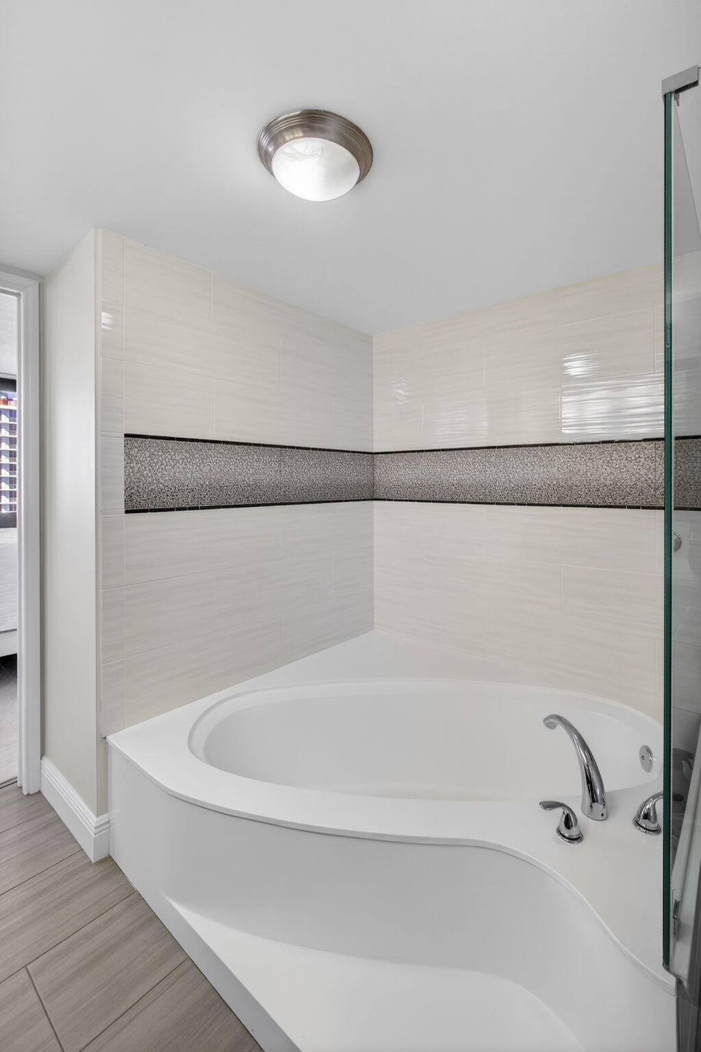 4200 North Ocean Drive, Unit 21706 Riviera Beach, FL 33404 - Photo 32 of 60 32-web-or-mls-5D1A3663