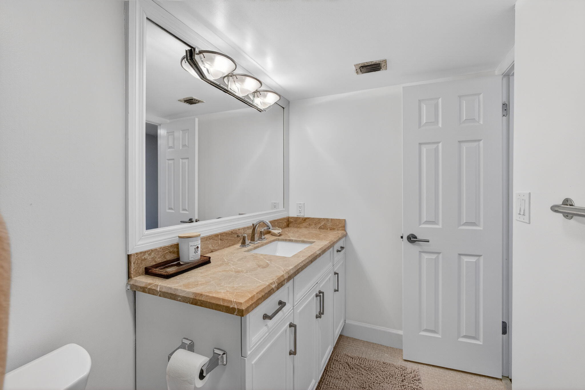 4200 North Ocean Drive, Unit 21706 Riviera Beach, FL 33404 - Photo 38 of 60 38-web-or-mls-5D1A3689