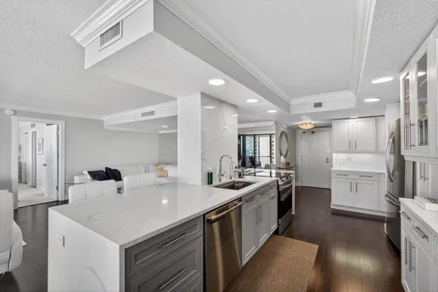 $550,000 | 4200 North Ocean Drive, Unit 21706, Riviera Beach, FL 33404