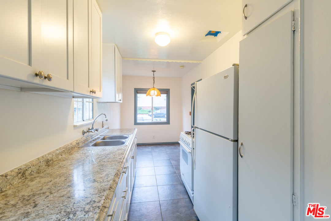 4348 Alla Road Los Angeles, CA 90066 - Photo 11 of 26 Gallery Image 11