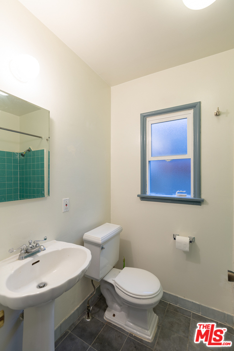 4348 Alla Road Los Angeles, CA 90066 - Photo 16 of 26 Gallery Image 16