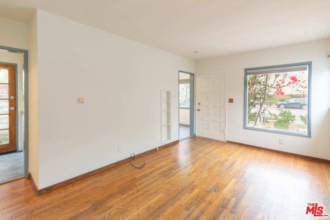 4348 Alla Road Los Angeles, CA 90066 - Photo 4 of 26 Gallery Image 4
