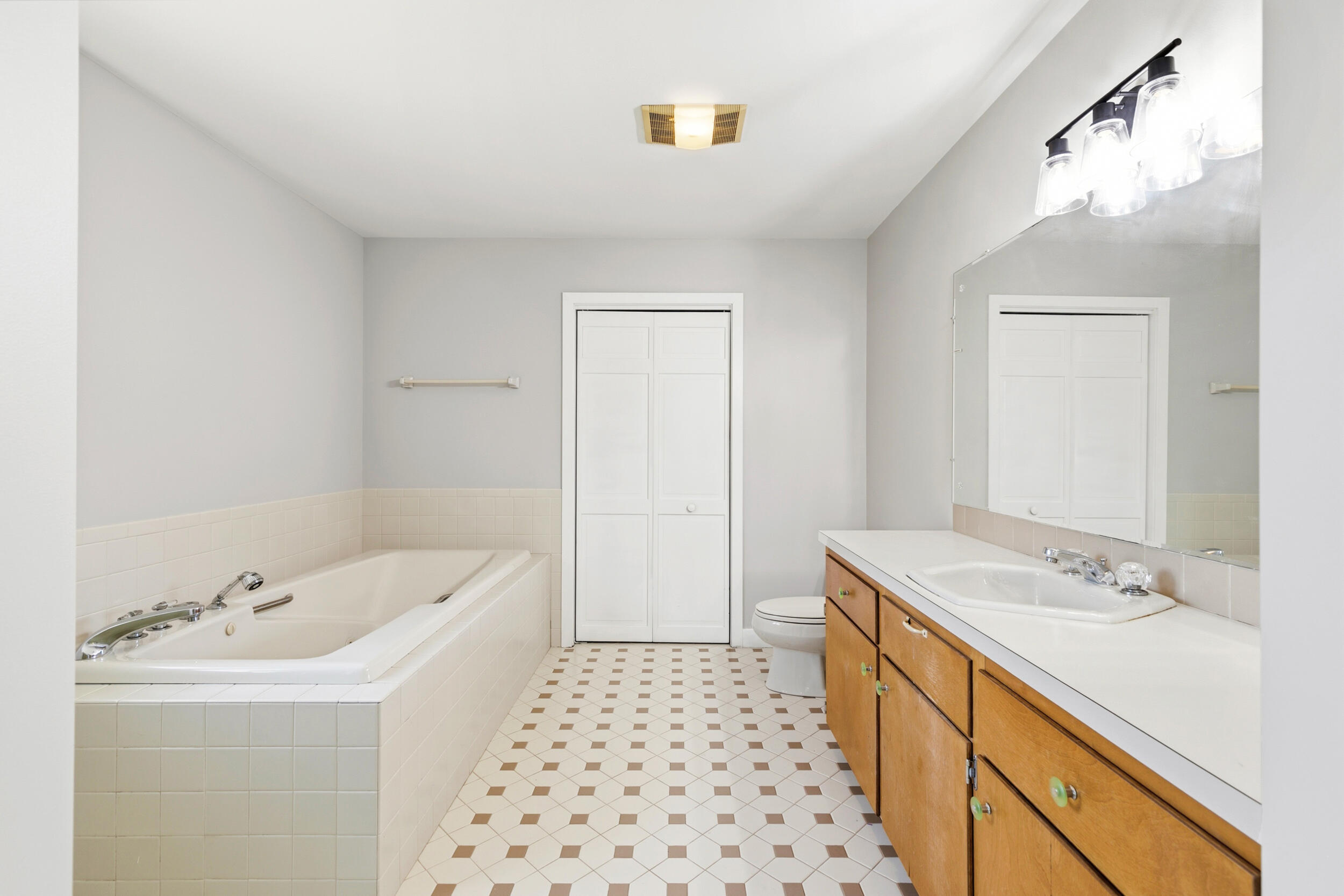 363 Blackstrap Road Falmouth, ME 04105 - Photo 47 of 53 Bathroom 1 (1)