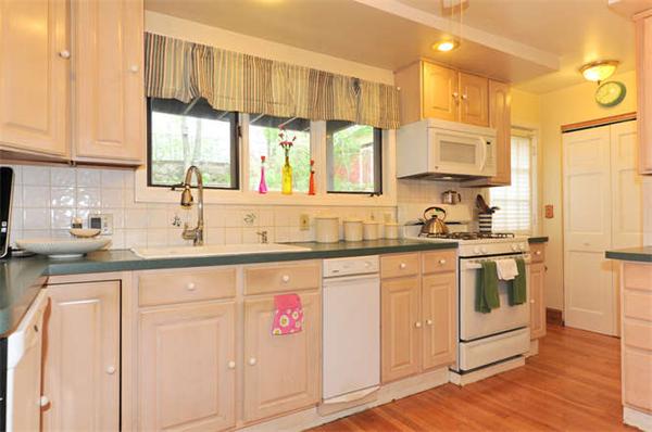 70 Circuit Road Medford, MA 02155 - Photo 2 of 9 Gallery Image 2