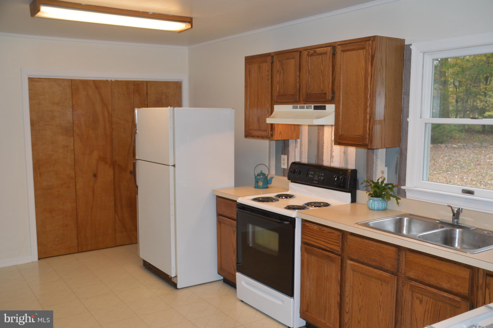 13811 Union Church Road Sumerduck, VA 22742 - Photo 5 of 13 Kitchen