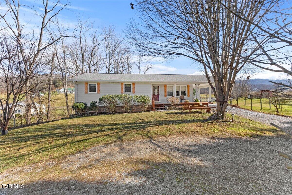367 Toll Branch Road Johnson City, TN 37601 - Photo 3 of 55 02-128A9629