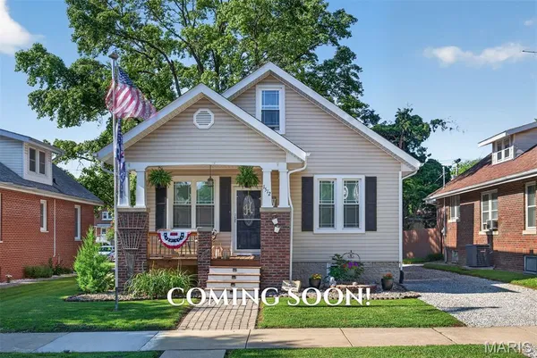 $285,000 | 1512 13th Street, Highland, IL 62249