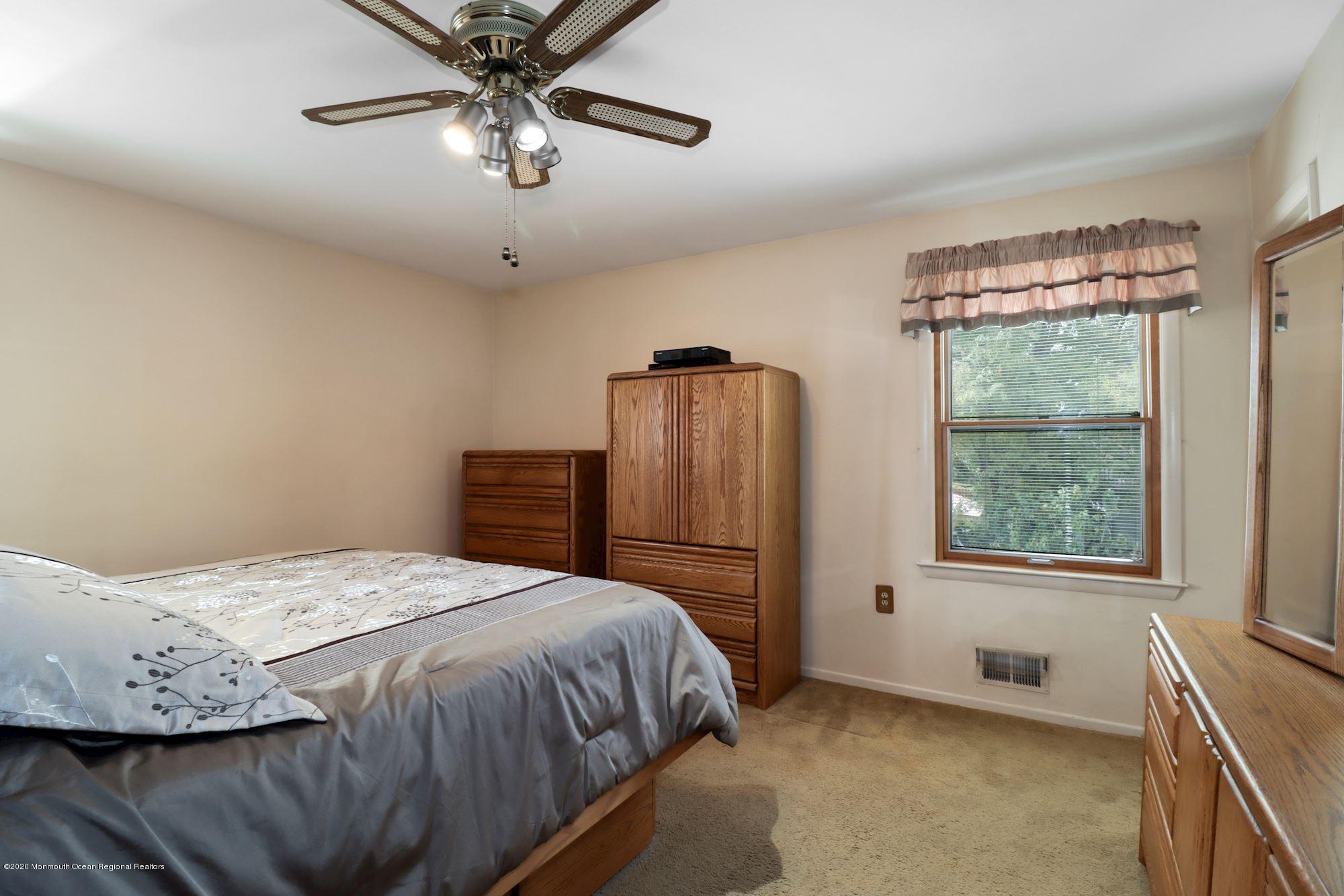 20 Lilac Place Howell, NJ 07731 - Photo 17 of 35 008_20_Lilac_Place_310944_578736