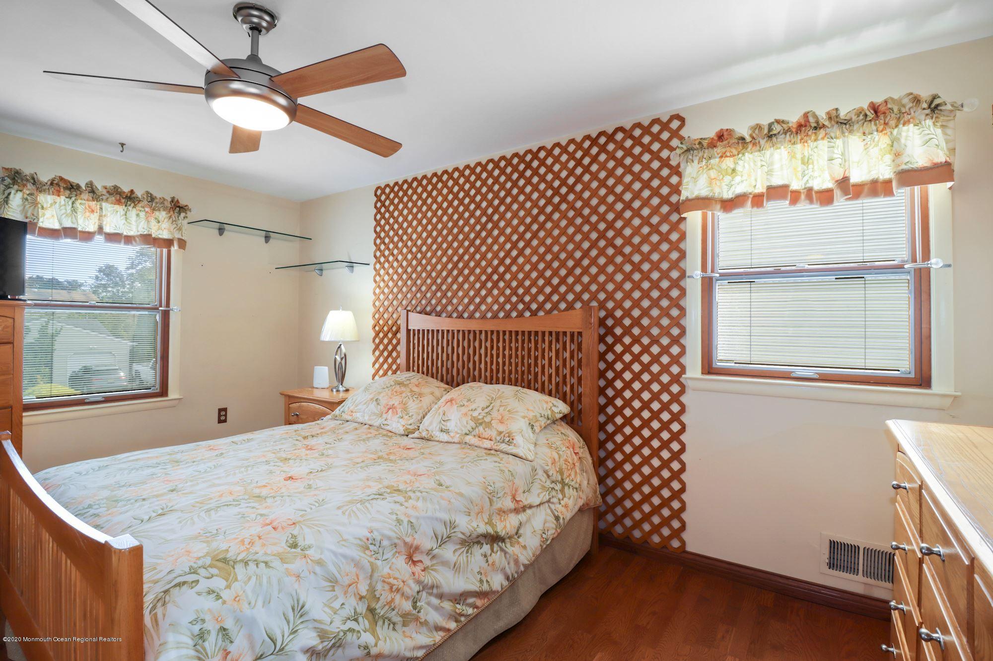 20 Lilac Place Howell, NJ 07731 - Photo 18 of 35 011_20_Lilac_Place_310944_578736