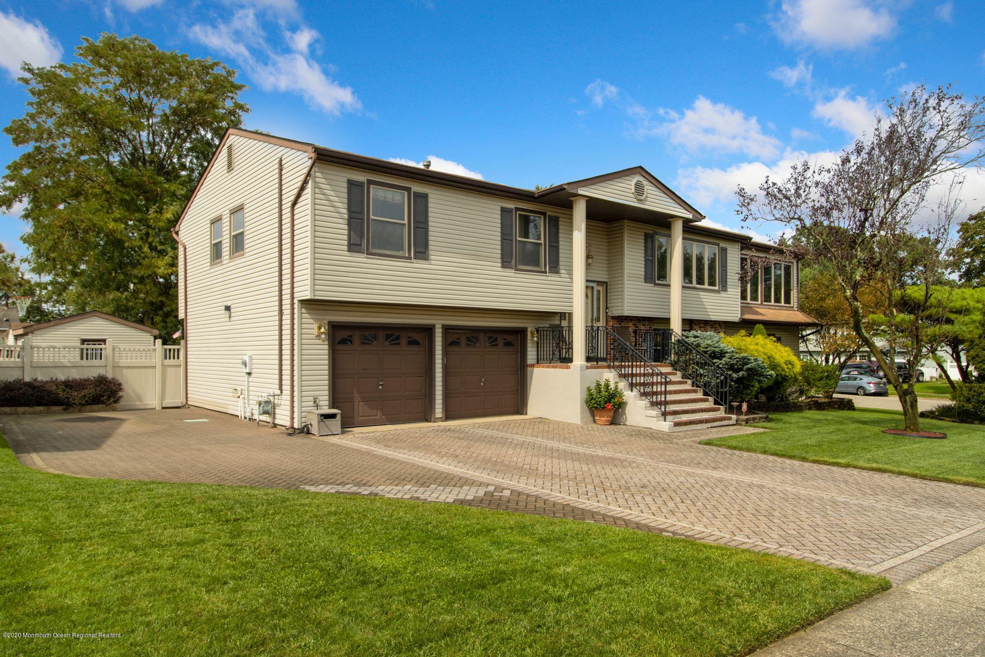 20 Lilac Place Howell, NJ 07731 - Photo 2 of 35 003_20_Lilac_Place_310944_578736