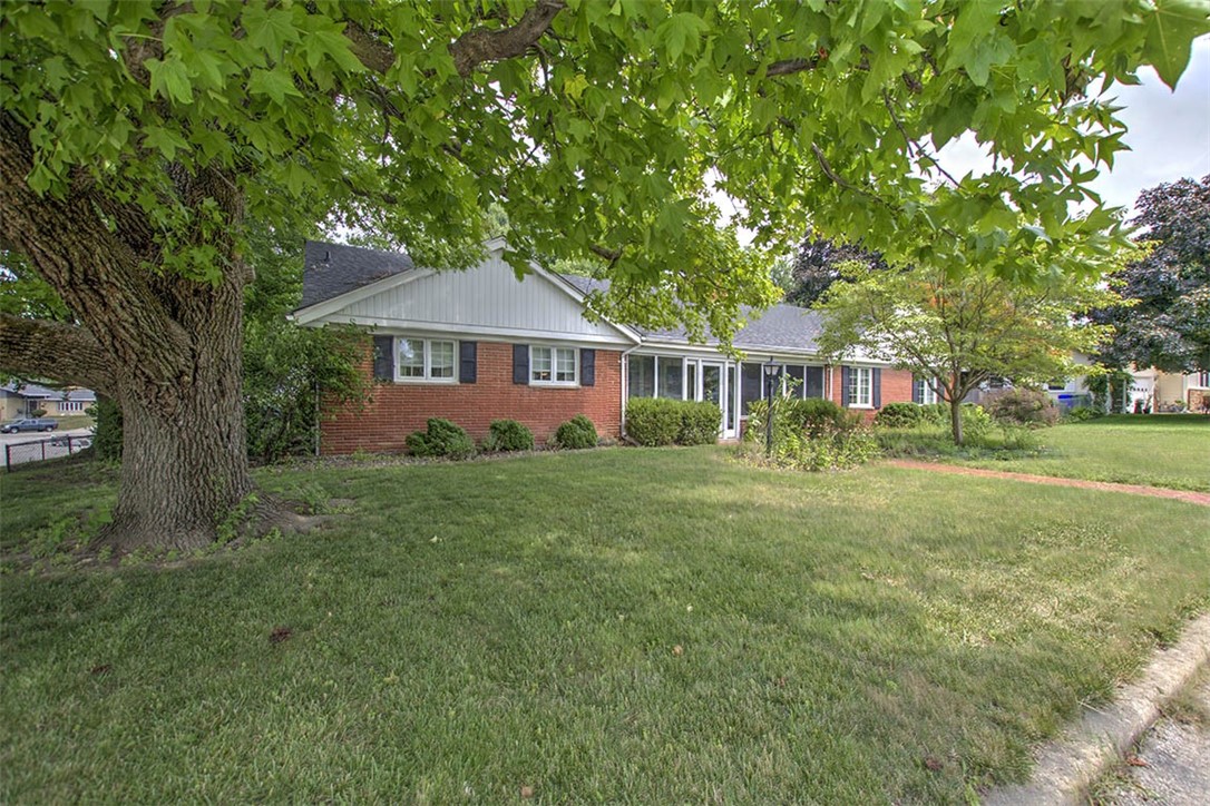 612 West Karen Drive Decatur, IL 62526 - Photo 2 of 26