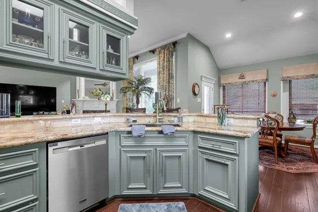 $4,000 | 192 Monterrey Road West, Montgomery, TX 77356