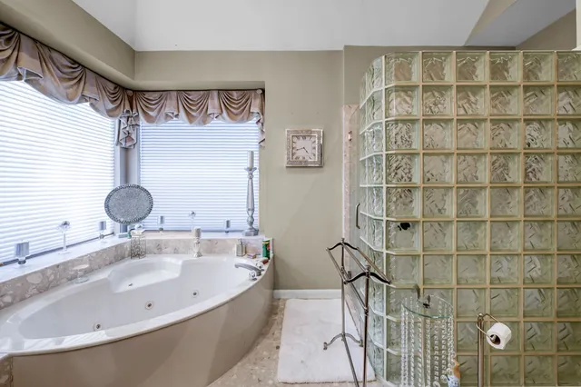 $4,000 | 192 Monterrey Road West, Montgomery, TX 77356