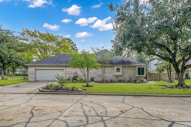 $4,000 | 192 Monterrey Road West, Montgomery, TX 77356