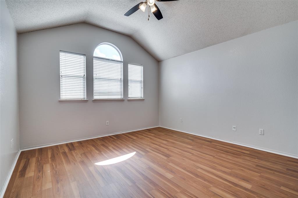 2401 Redfield Drive Mesquite, TX 75181 - Photo 15 of 25 an empty room with a window
