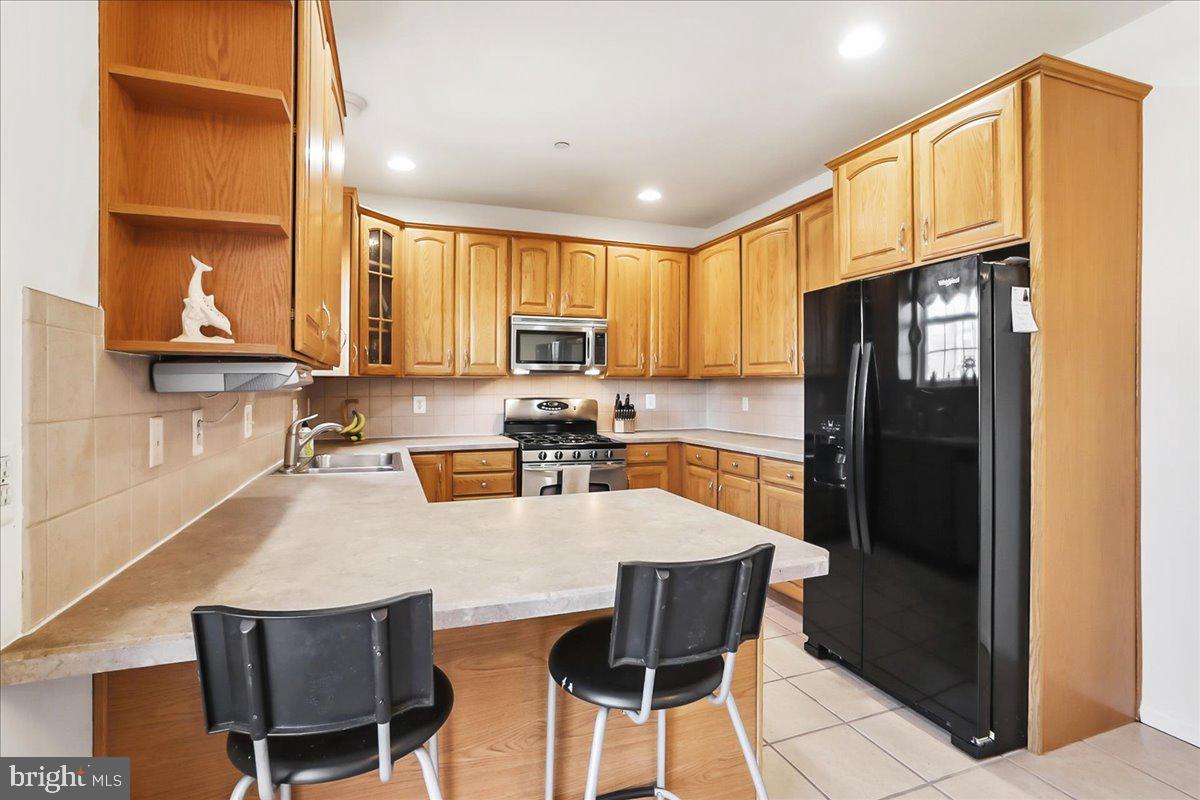 2431 Gilbert Street Broomall, PA 19008 - Photo 7 of 38