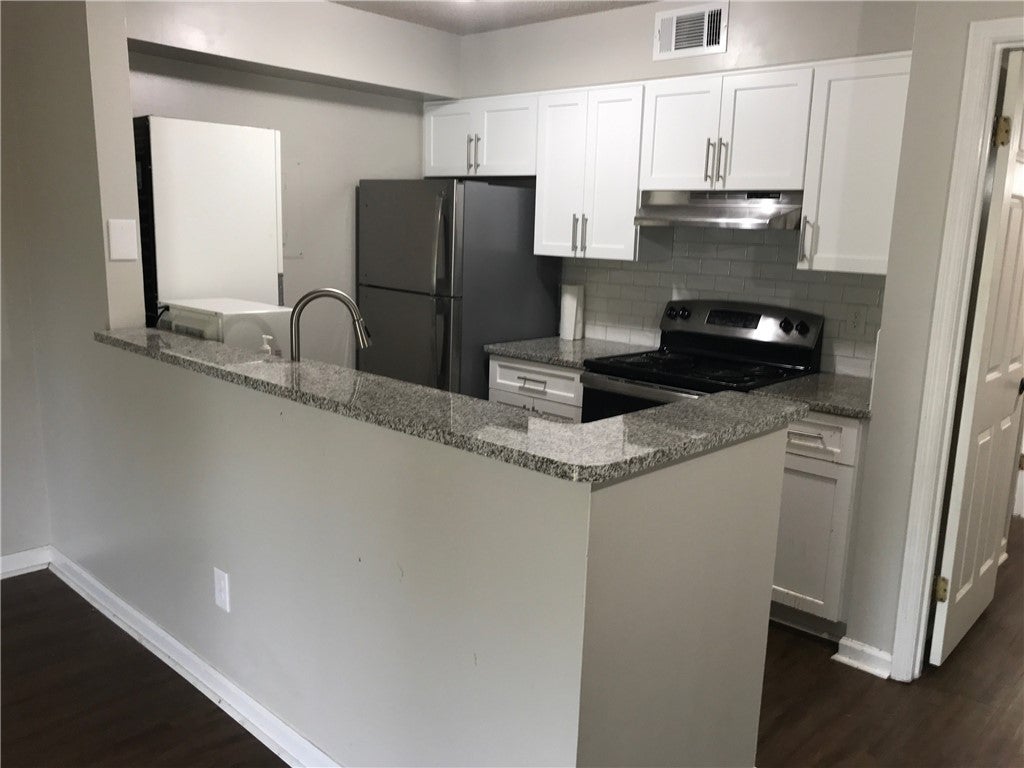 1761 Wire Road, Unit 3 Auburn, AL 36832 - Photo 6 of 12 Gallery Image 6