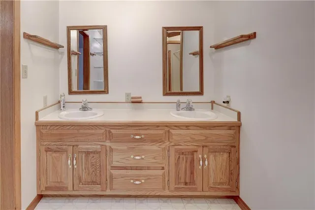 $325,000 | 2908 Woodgate Drive, Pittsburg, KS 66762