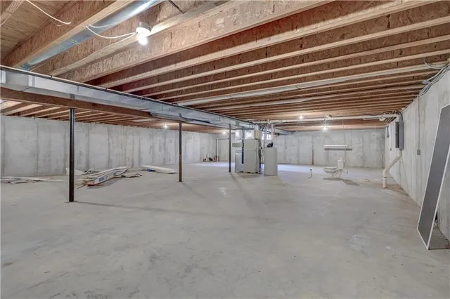 $325,000 | 2908 Woodgate Drive, Pittsburg, KS 66762