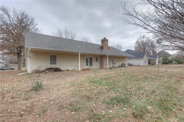$325,000 | 2908 Woodgate Drive, Pittsburg, KS 66762