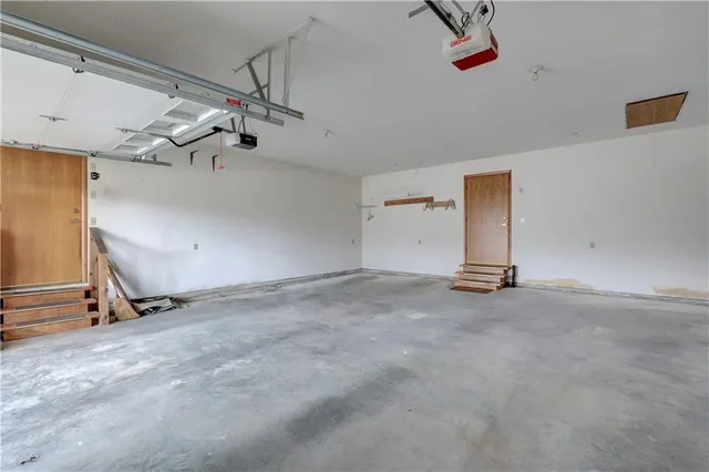 $325,000 | 2908 Woodgate Drive, Pittsburg, KS 66762