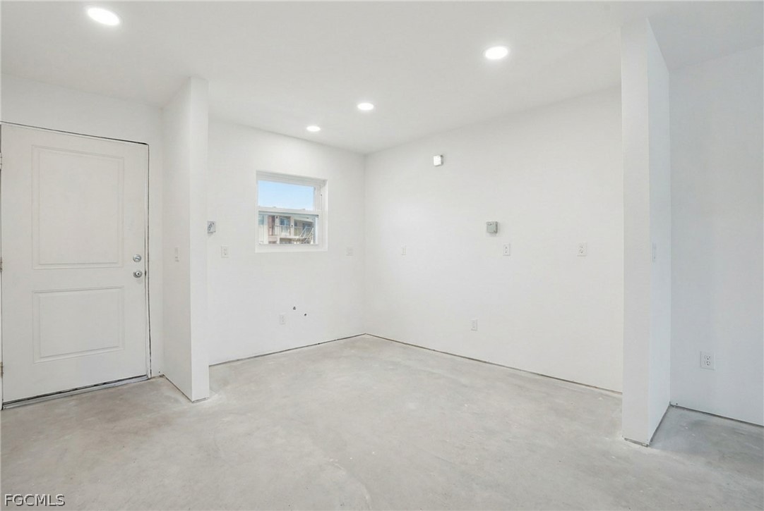 16881 Davis Road, Unit 911 Fort Myers, FL 33908 - Photo 11 of 35