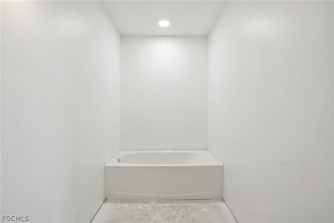 16881 Davis Road, Unit 911 Fort Myers, FL 33908 - Photo 14 of 35