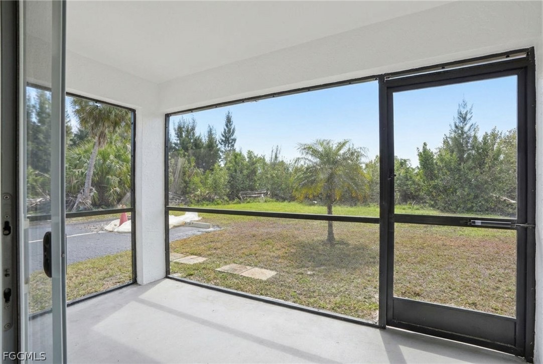 16881 Davis Road, Unit 911 Fort Myers, FL 33908 - Photo 18 of 35