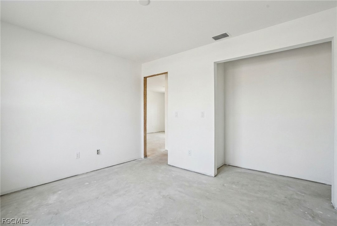 16881 Davis Road, Unit 911 Fort Myers, FL 33908 - Photo 6 of 35