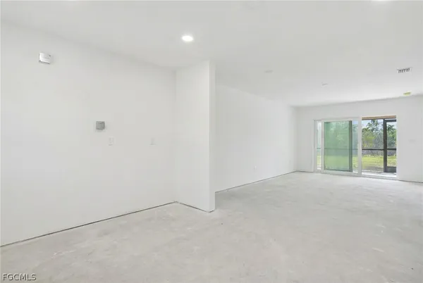 $75,000 | 16881 Davis Road, Unit 911, Fort Myers, FL 33908