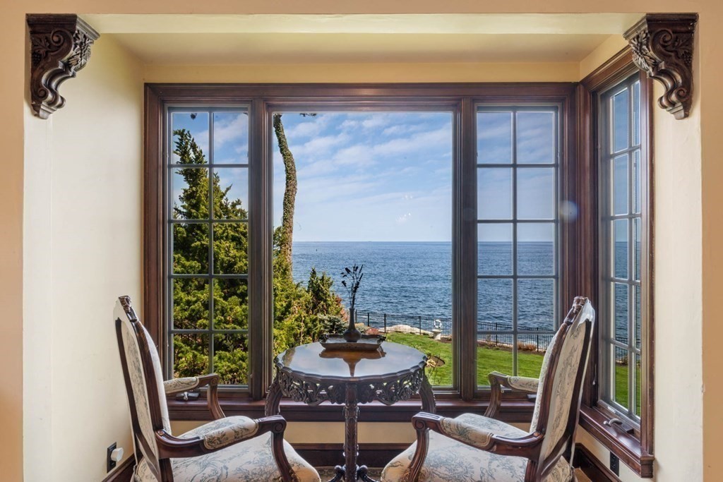 321 Ocean Avenue Marblehead, MA 01945 - Photo 11 of 37