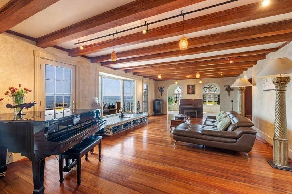 321 Ocean Avenue Marblehead, MA 01945 - Photo 16 of 37