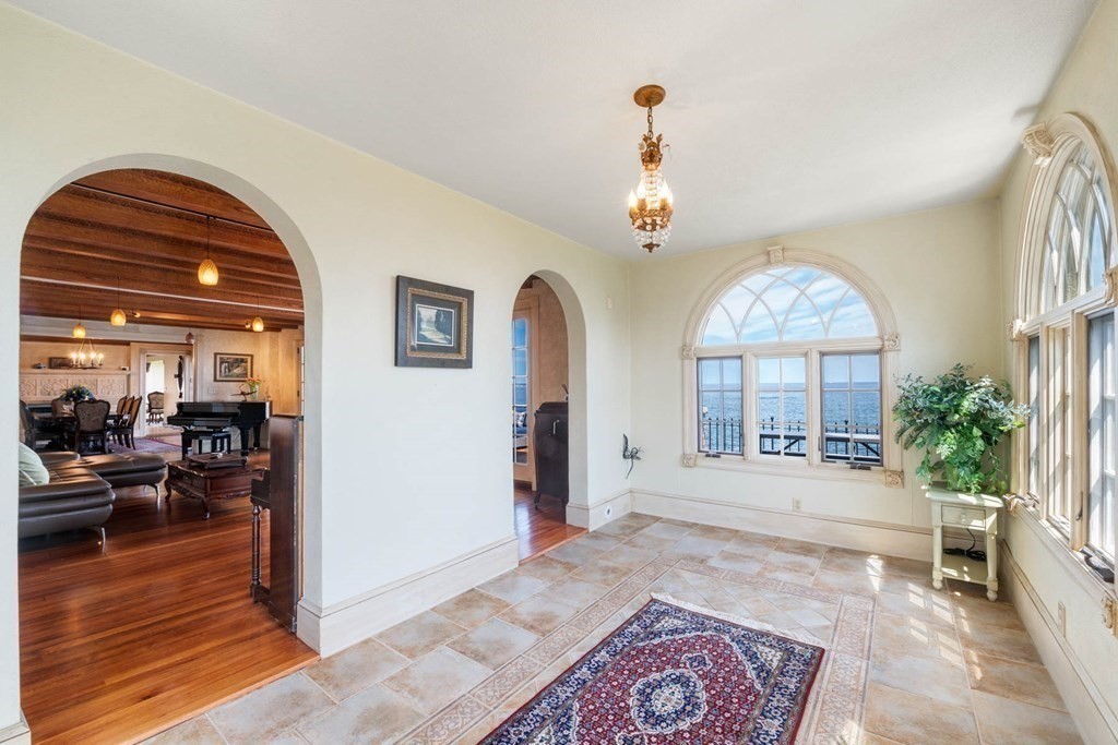 321 Ocean Avenue Marblehead, MA 01945 - Photo 20 of 37