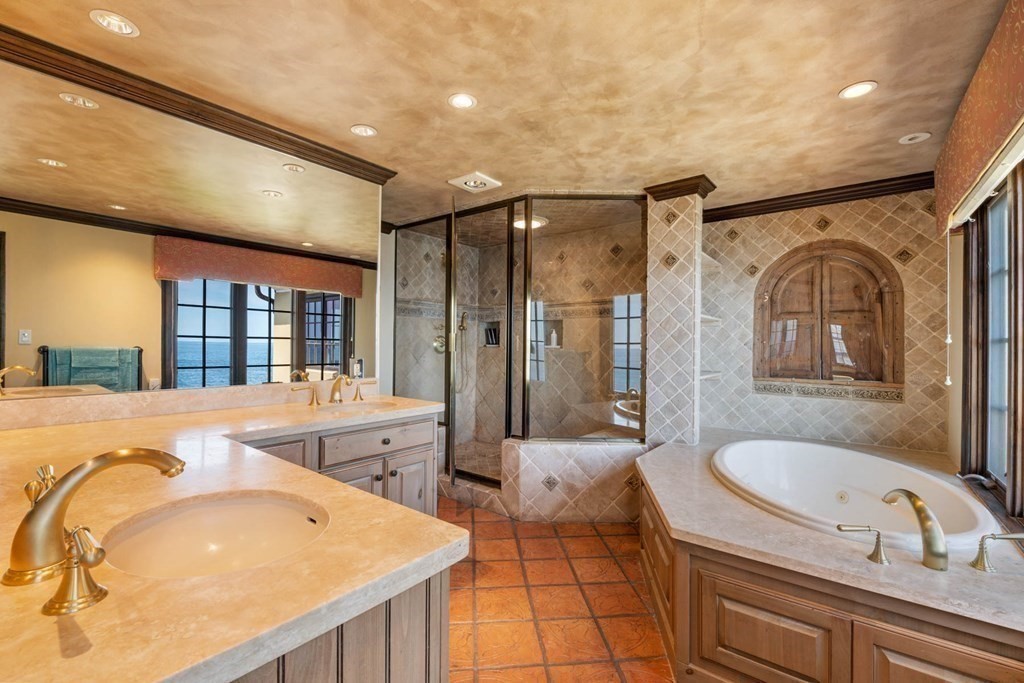 321 Ocean Avenue Marblehead, MA 01945 - Photo 29 of 37