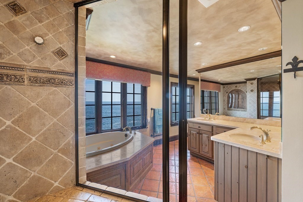 321 Ocean Avenue Marblehead, MA 01945 - Photo 30 of 37