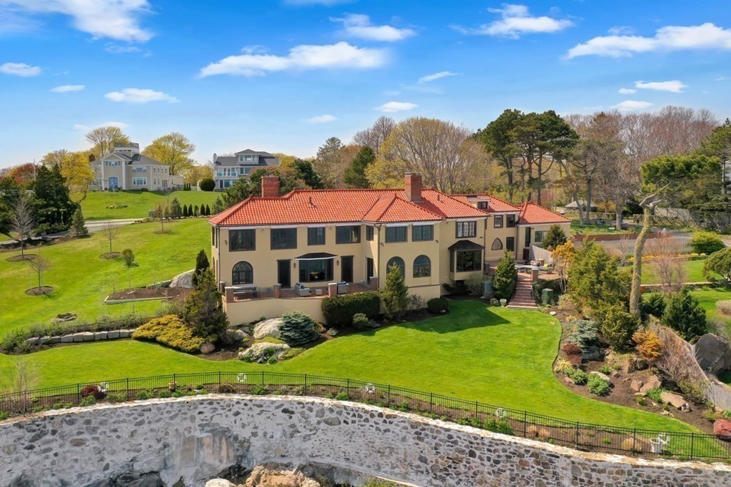 321 Ocean Avenue Marblehead, MA 01945 - Photo 3 of 37