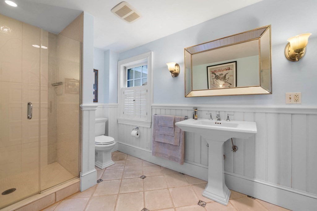 321 Ocean Avenue Marblehead, MA 01945 - Photo 32 of 37