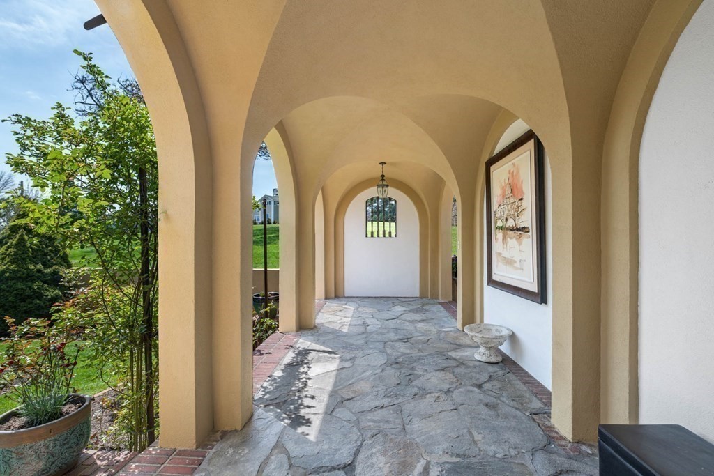 321 Ocean Avenue Marblehead, MA 01945 - Photo 34 of 37