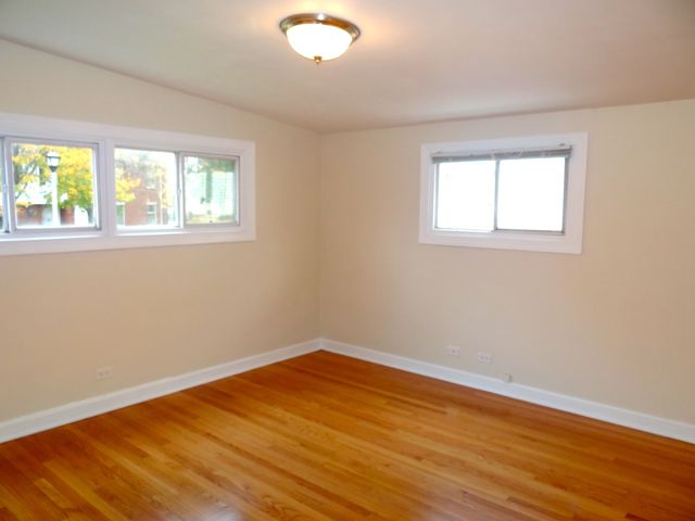 9051 Forestview Road Skokie, IL 60203 - Photo 14 of 16