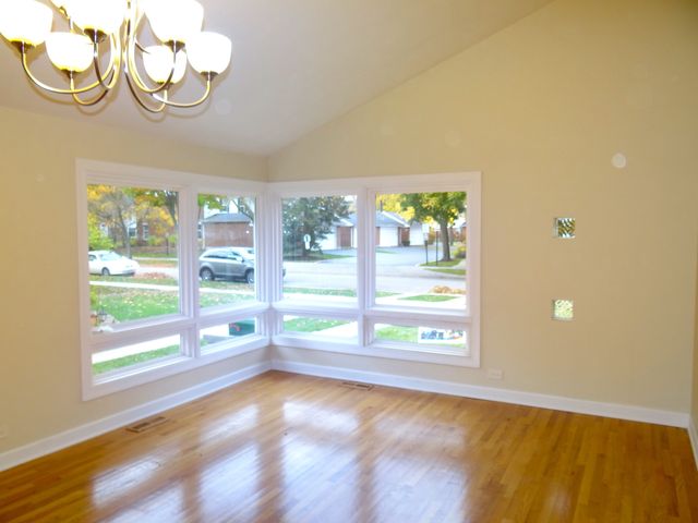 9051 Forestview Road Skokie, IL 60203 - Photo 6 of 16
