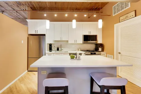 $625,000 | 550 North Kingsbury Street, Unit 520, Chicago, IL 60654