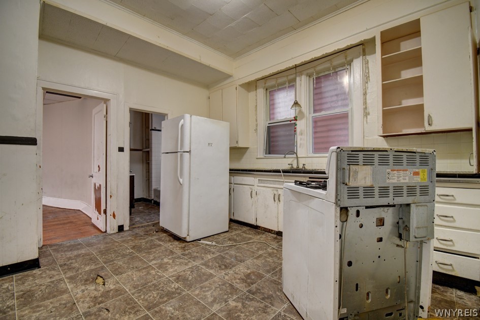 364 West Avenue Buffalo, NY 14201 - Photo 15 of 43