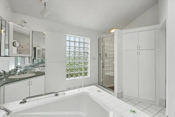 $450,000 | 3207 Douglas Woods Drive, Urbana, IL 61802