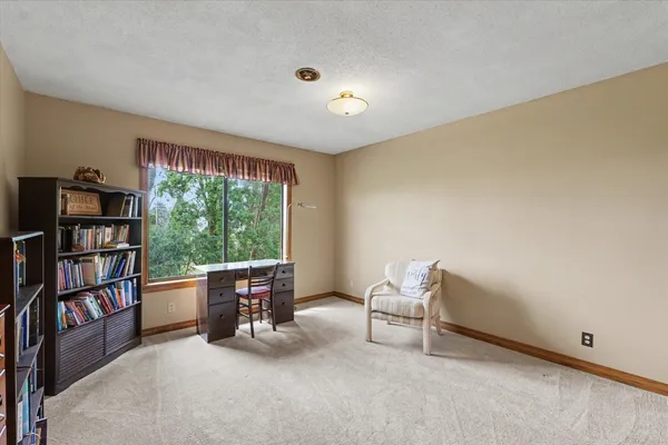 $450,000 | 3207 Douglas Woods Drive, Urbana, IL 61802