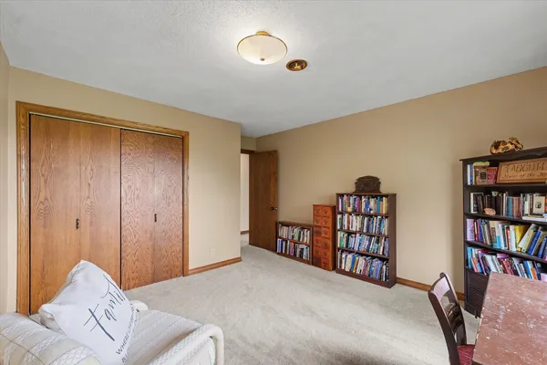 $450,000 | 3207 Douglas Woods Drive, Urbana, IL 61802