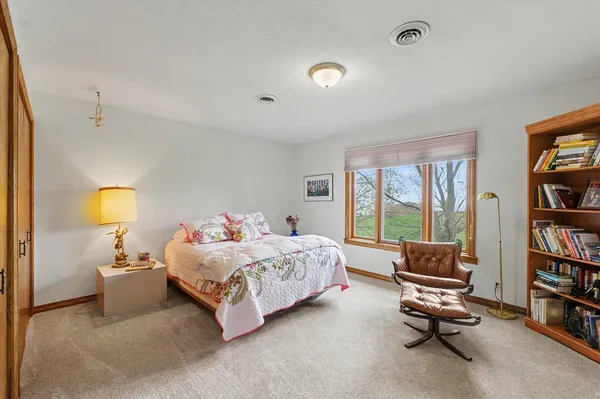 $450,000 | 3207 Douglas Woods Drive, Urbana, IL 61802