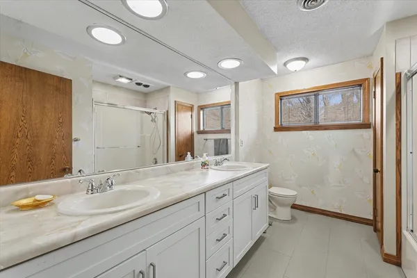 $450,000 | 3207 Douglas Woods Drive, Urbana, IL 61802