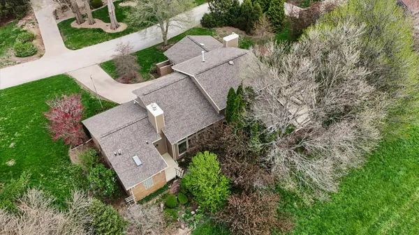 $450,000 | 3207 Douglas Woods Drive, Urbana, IL 61802