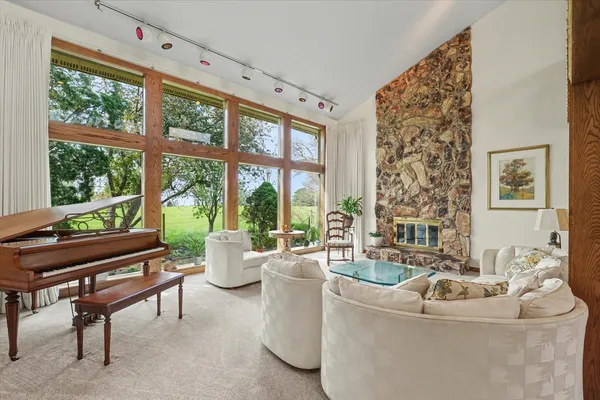 $450,000 | 3207 Douglas Woods Drive, Urbana, IL 61802
