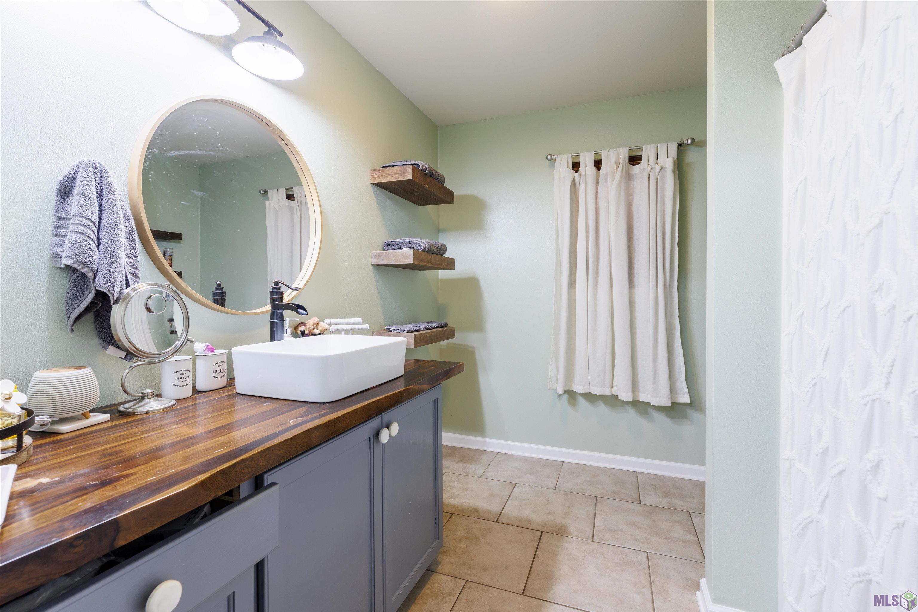 180 Blue Ridge Drive Gray, LA 70359 - Photo 7 of 12 Master Bathroom